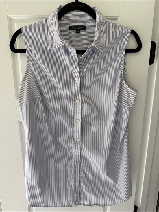 Banana Republic Tops - Banana Republic Sleeveless Pinstripe Button-Down Top in White and Blue